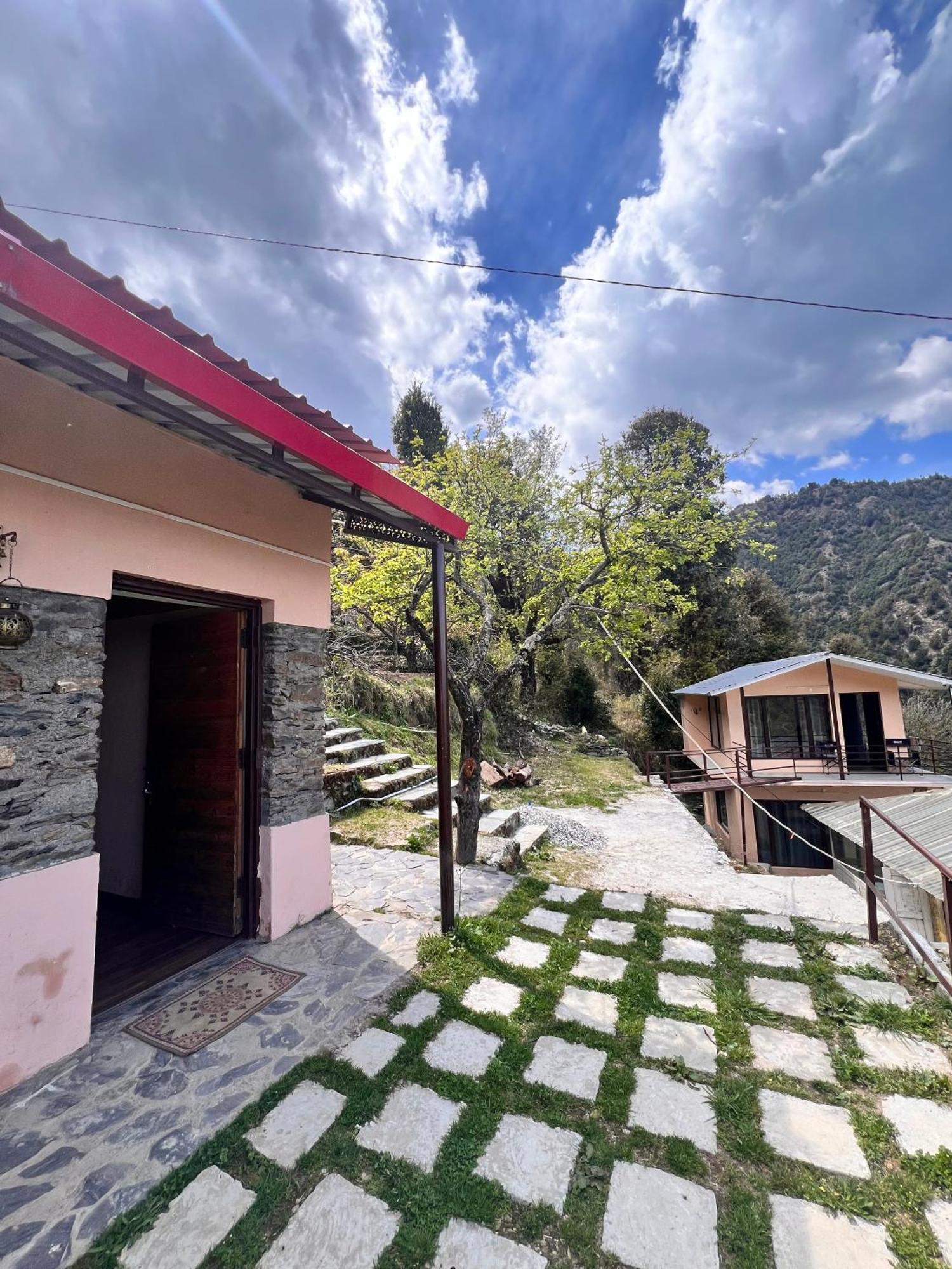 The Goat Village- Kanatal By Bakri Chhap Exterior photo